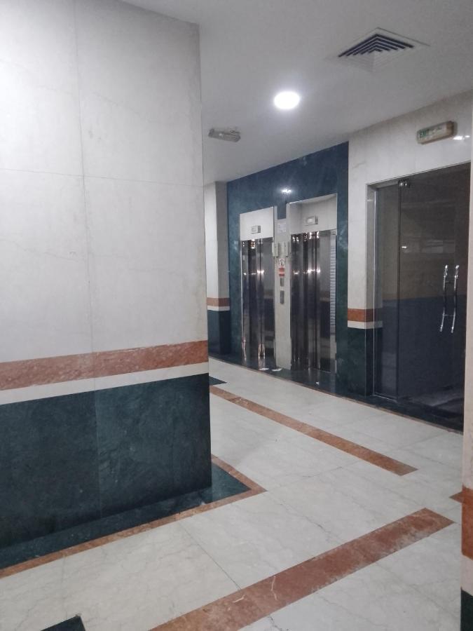 Abree Building New Hostel Дубай Экстерьер фото